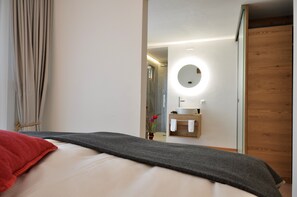 豪華雙人房, 2 張單人床 | 浴室 | 環保梳洗用品、風筒、浴袍、提供毛巾