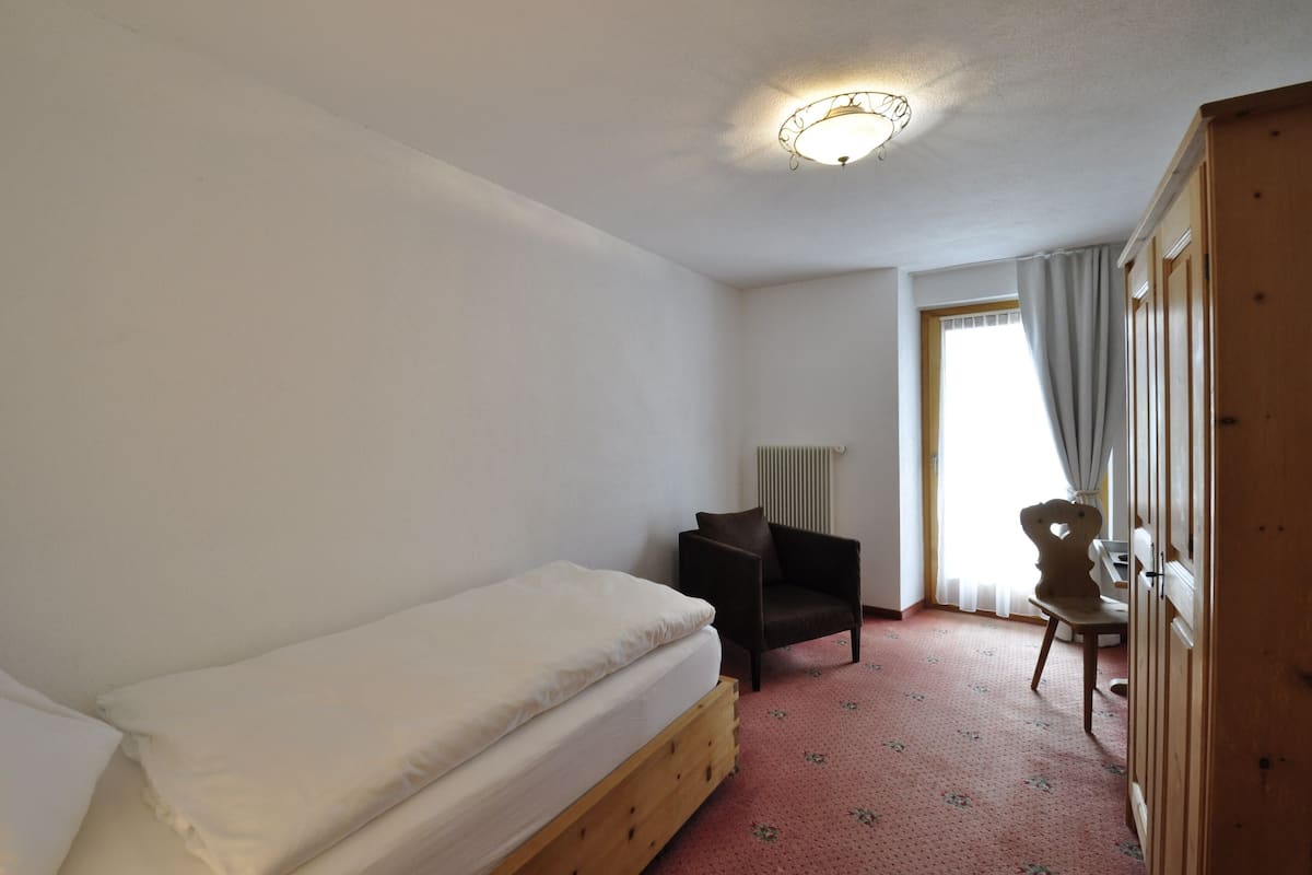 Premium bedding, down duvets, in-room safe, blackout curtains