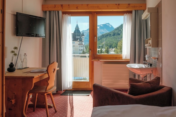 Chambre simple Standard, vue sur la montagne | Literie de qualité, couette en duvet, coffre-fort