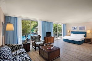 Minibar, in-room safe, individually furnished, desk