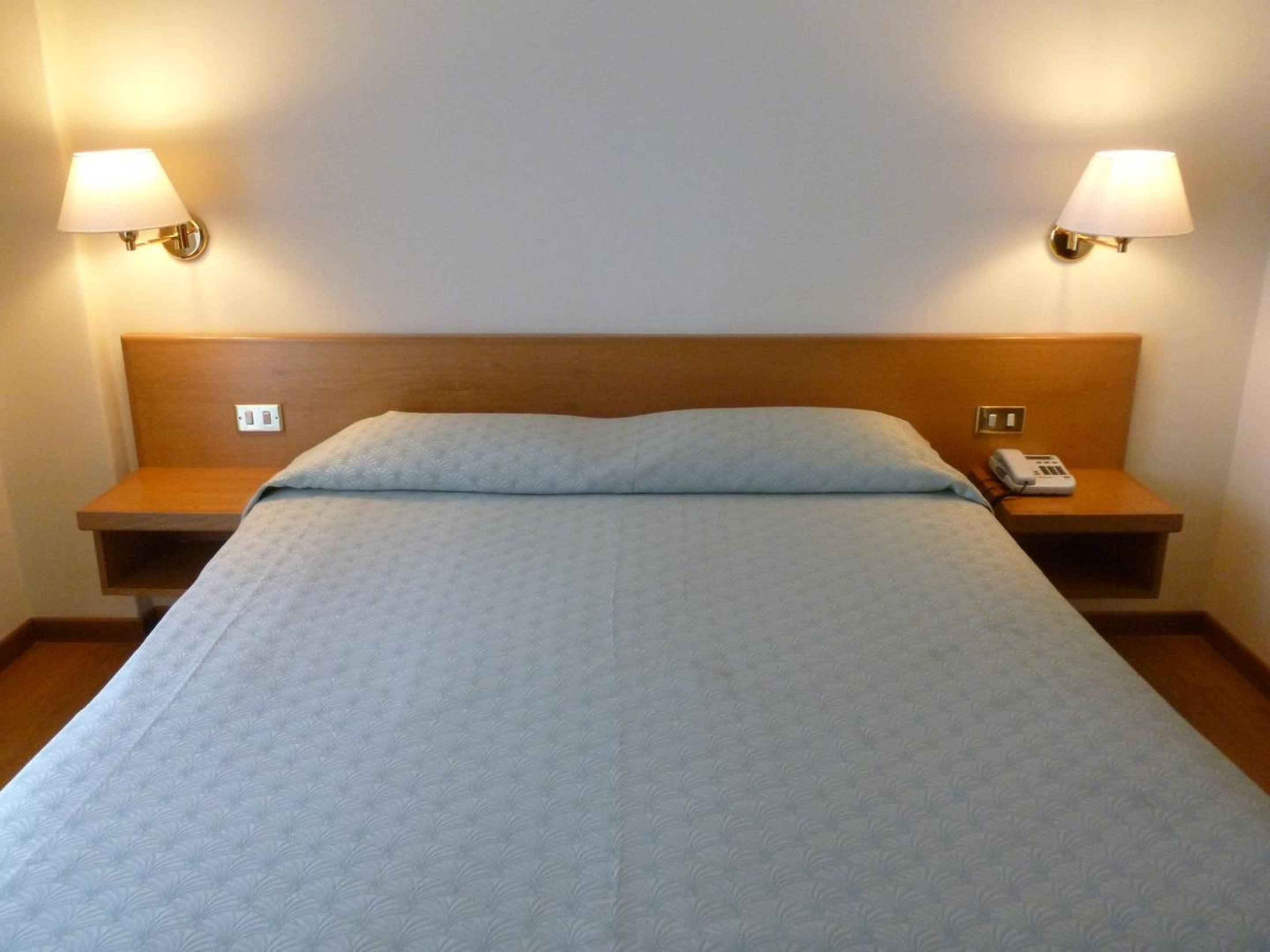 double room, 1 double bed | 1 bedroom, minibar, in-room safe, desk