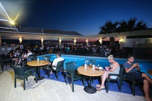 Poolside bar - Tuntas Beach Hotel Altinkum (Didim)