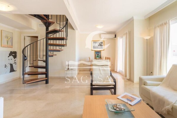 Flachbildfernseher, DVD-Player