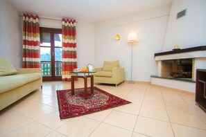 Suite (Meteora View) | Living room