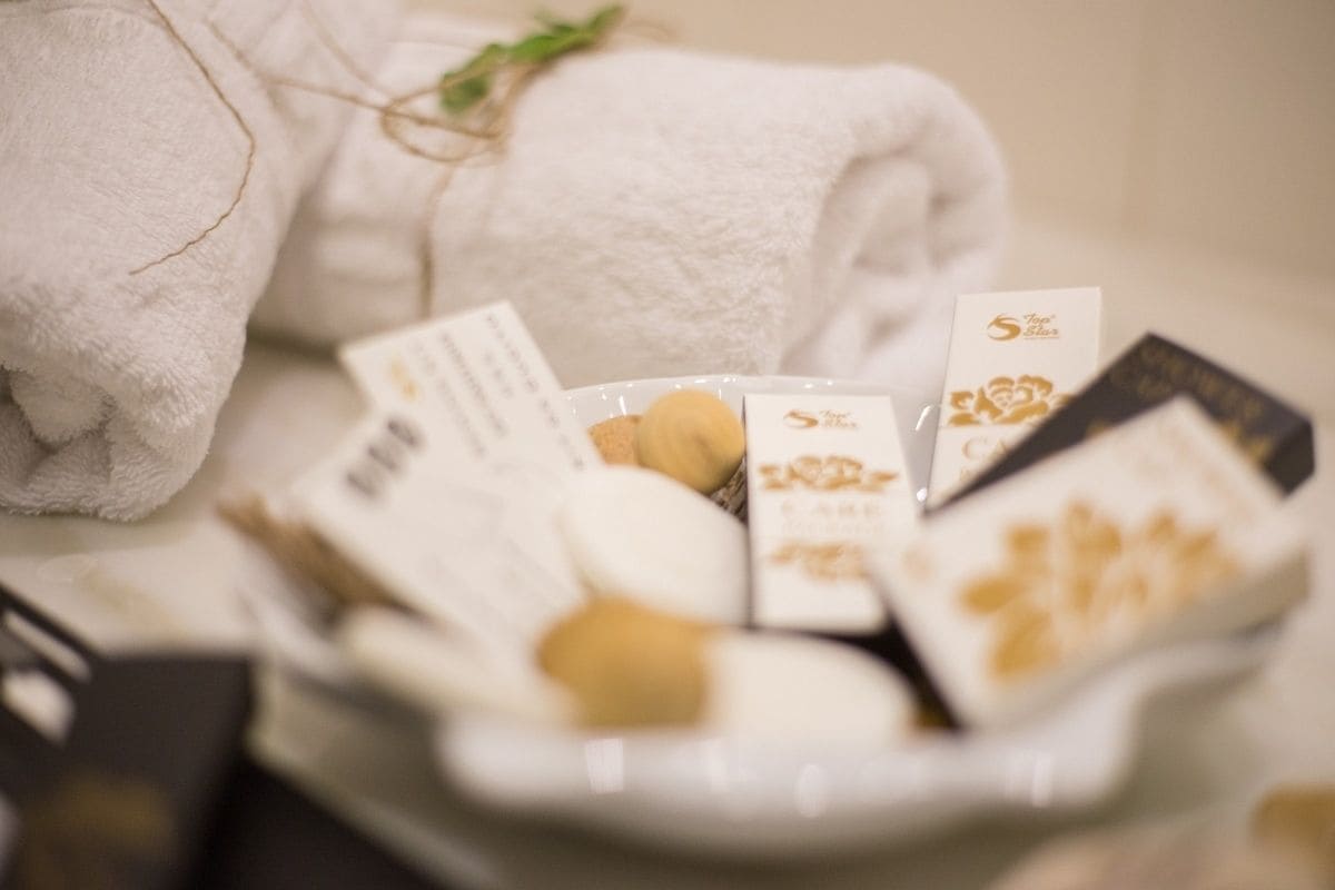 premium bedding, down duvets, in-room safe, desk