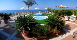 Outdoor spa tub - Hotel Residence Piccolo (Parghelia)
