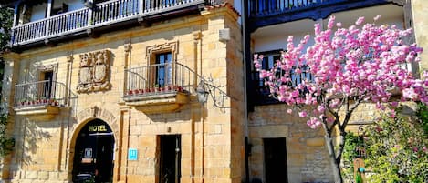 Overnatningsstedets facade