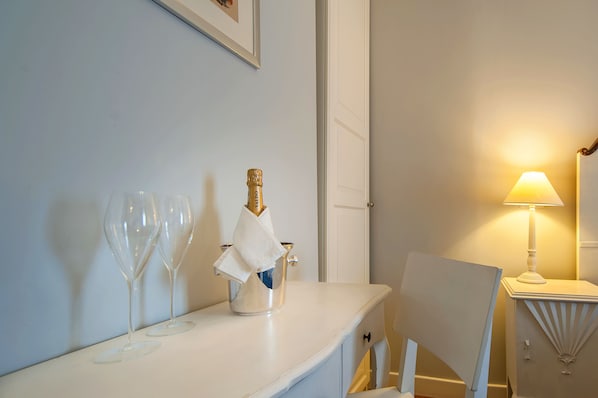 Chambre Triple | Service d’étage - Restauration