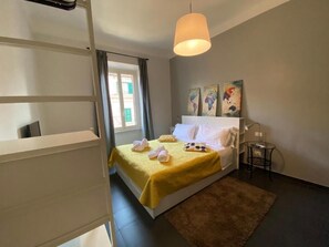 Quadruple Room, Private Bathroom | Desk, free WiFi - Guest House Rome (Rome)