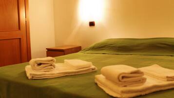 Double Room | Minibar, desk, free WiFi, bed sheets