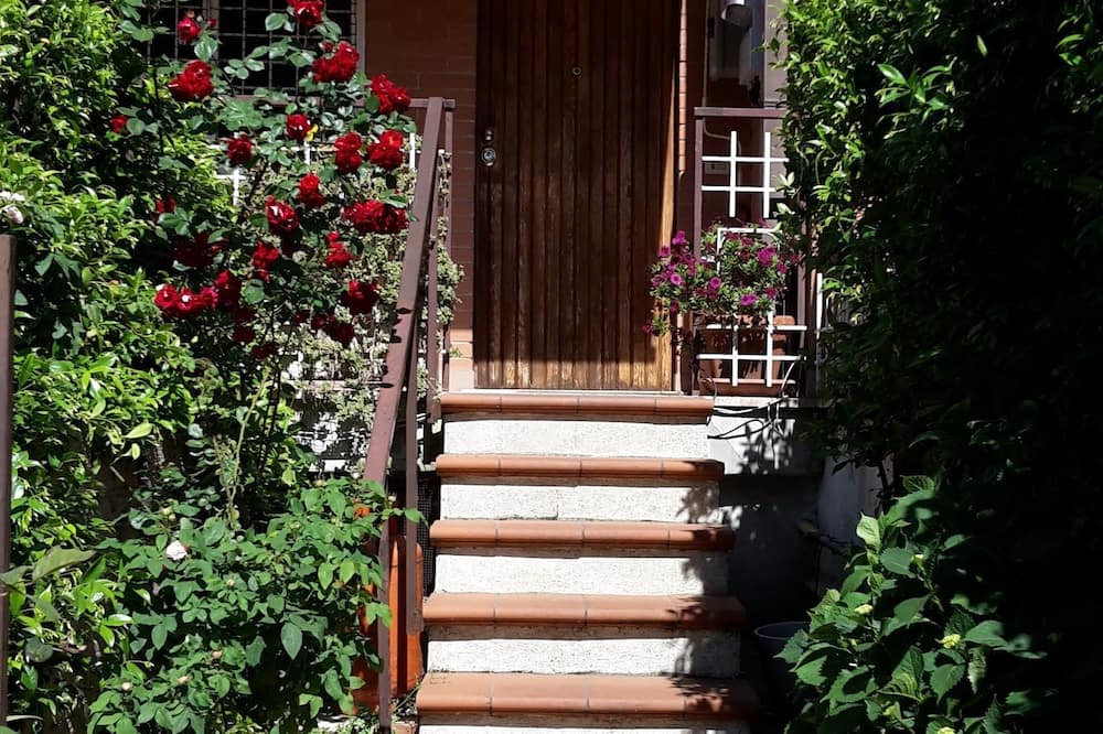 Nuova Fiera Aparthouse