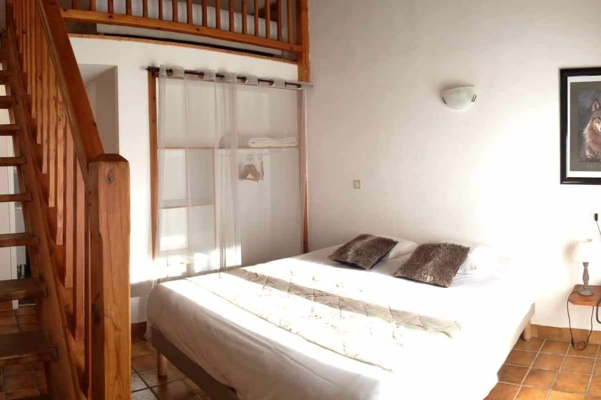 Insonorización, wifi gratis y decoración personalizada