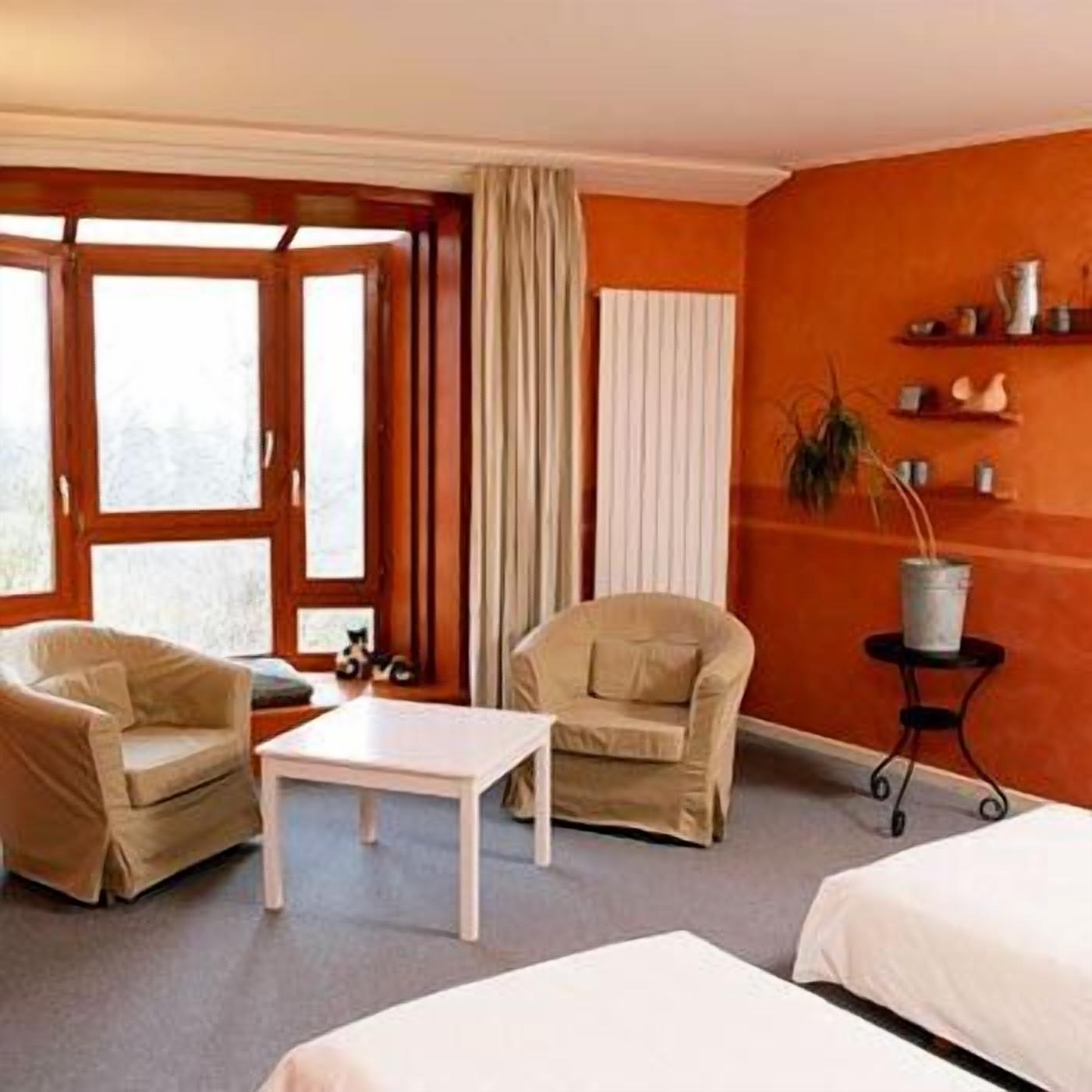 desk, soundproofing, internet, bed sheets