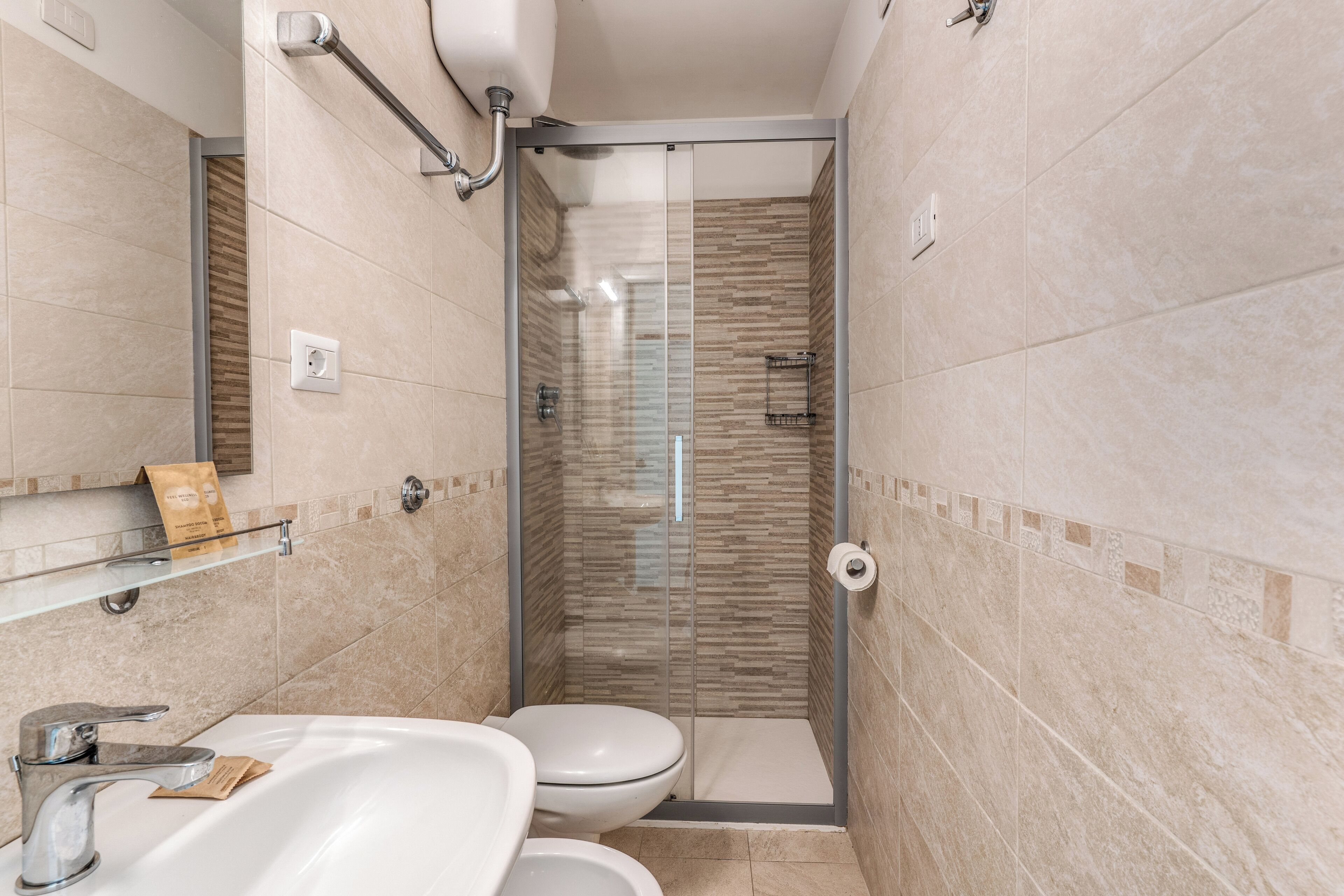 double room | bathroom | shower, hair dryer, bidet, towels
