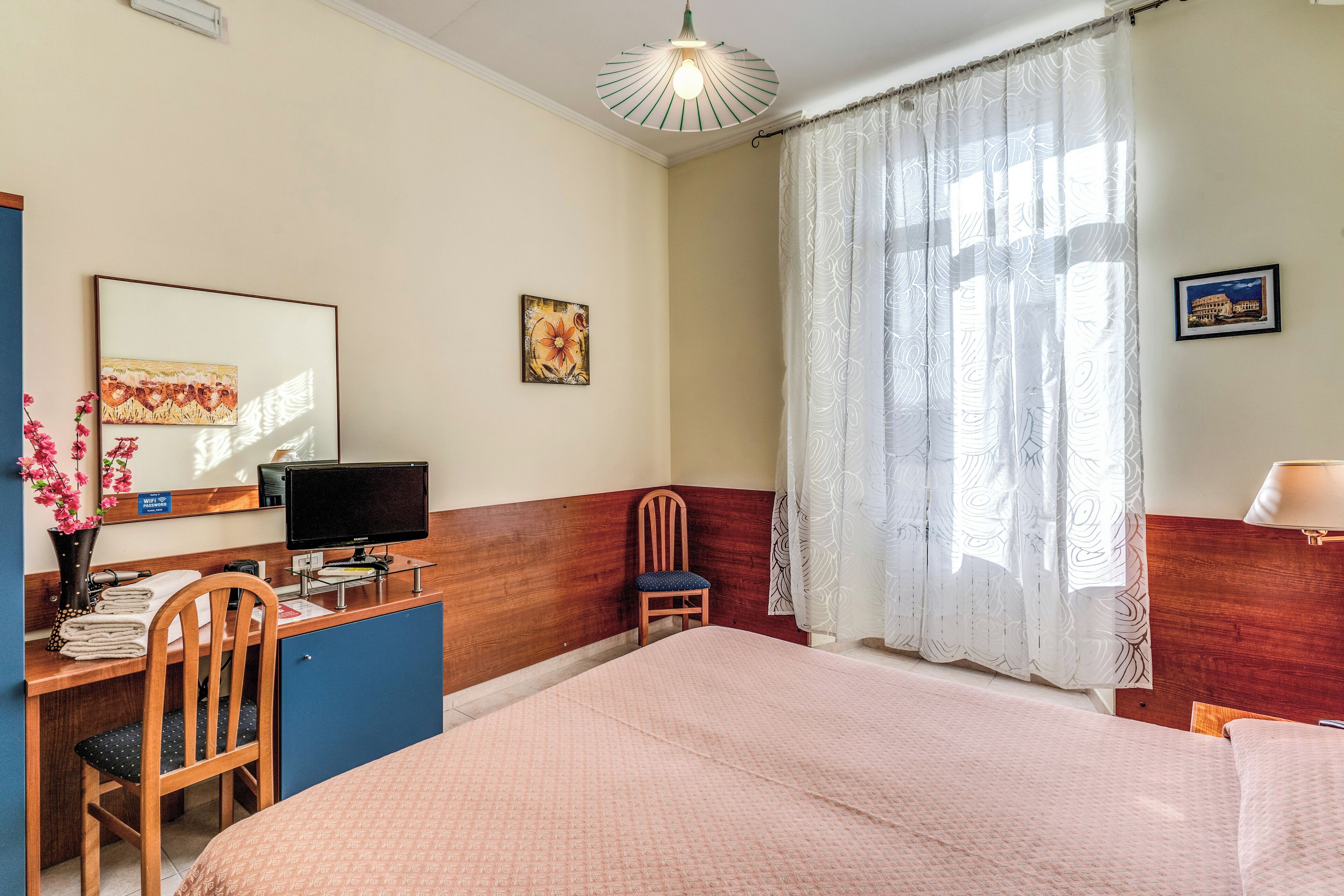 double room | desk, free cots/infant beds, free wifi