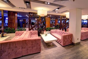 3 Bars/Lounges, Bar auf der Dachterrasse