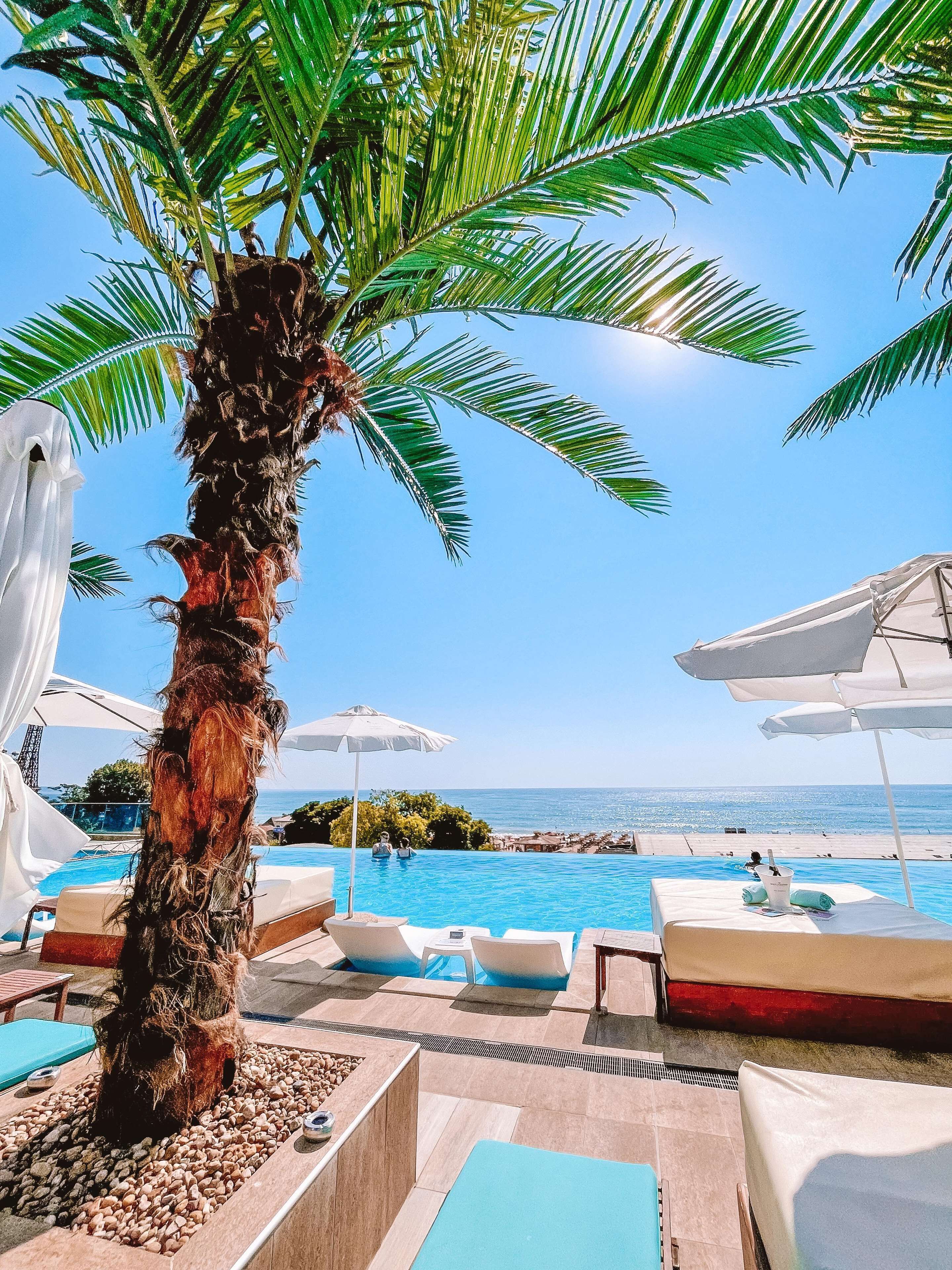 Piscine couverte, piscine extérieure (ouverte en saison)