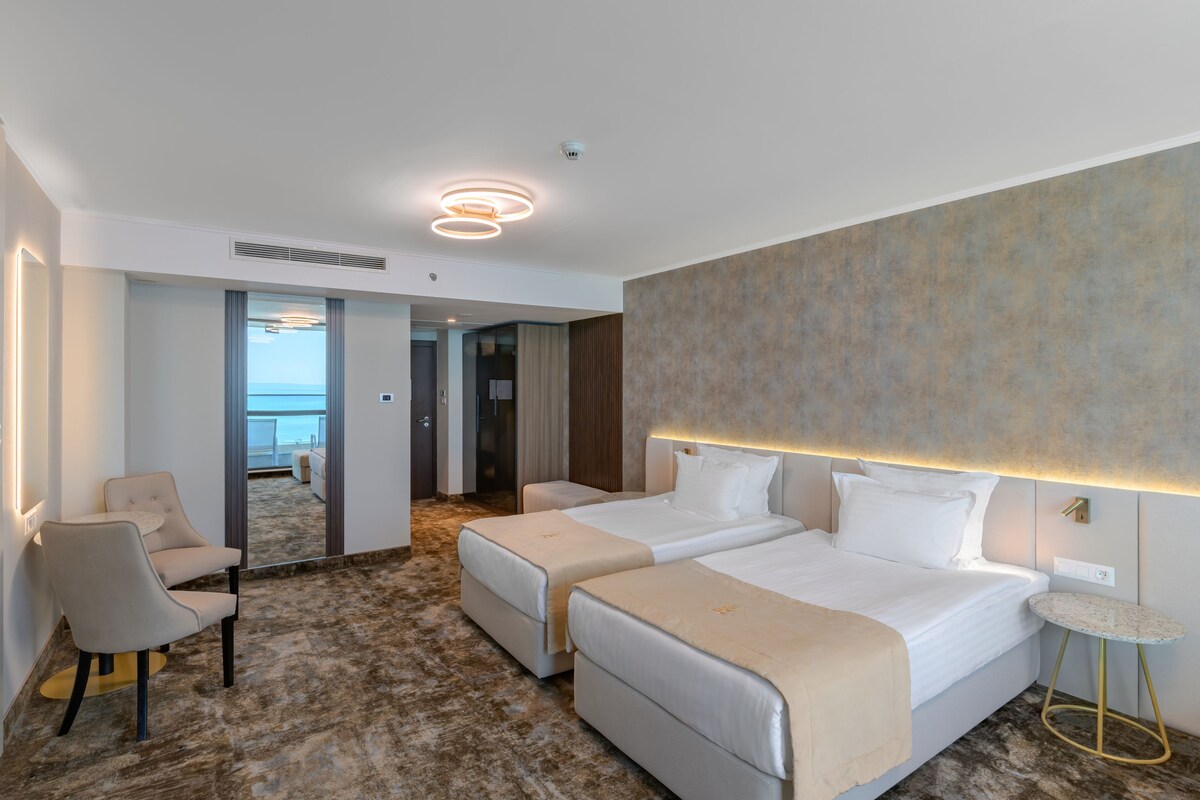 Executive Room with Balcony and Executive Lounge Access - Wellness package