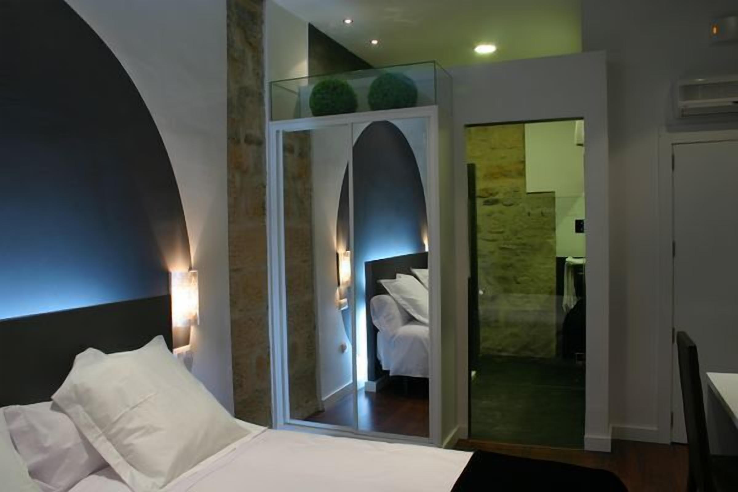 Caixa forta a l'habitació, escriptori i habitacions insonoritzades 