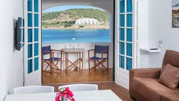 Apartment, 2 Bedrooms, Partial Sea View | In-room dining