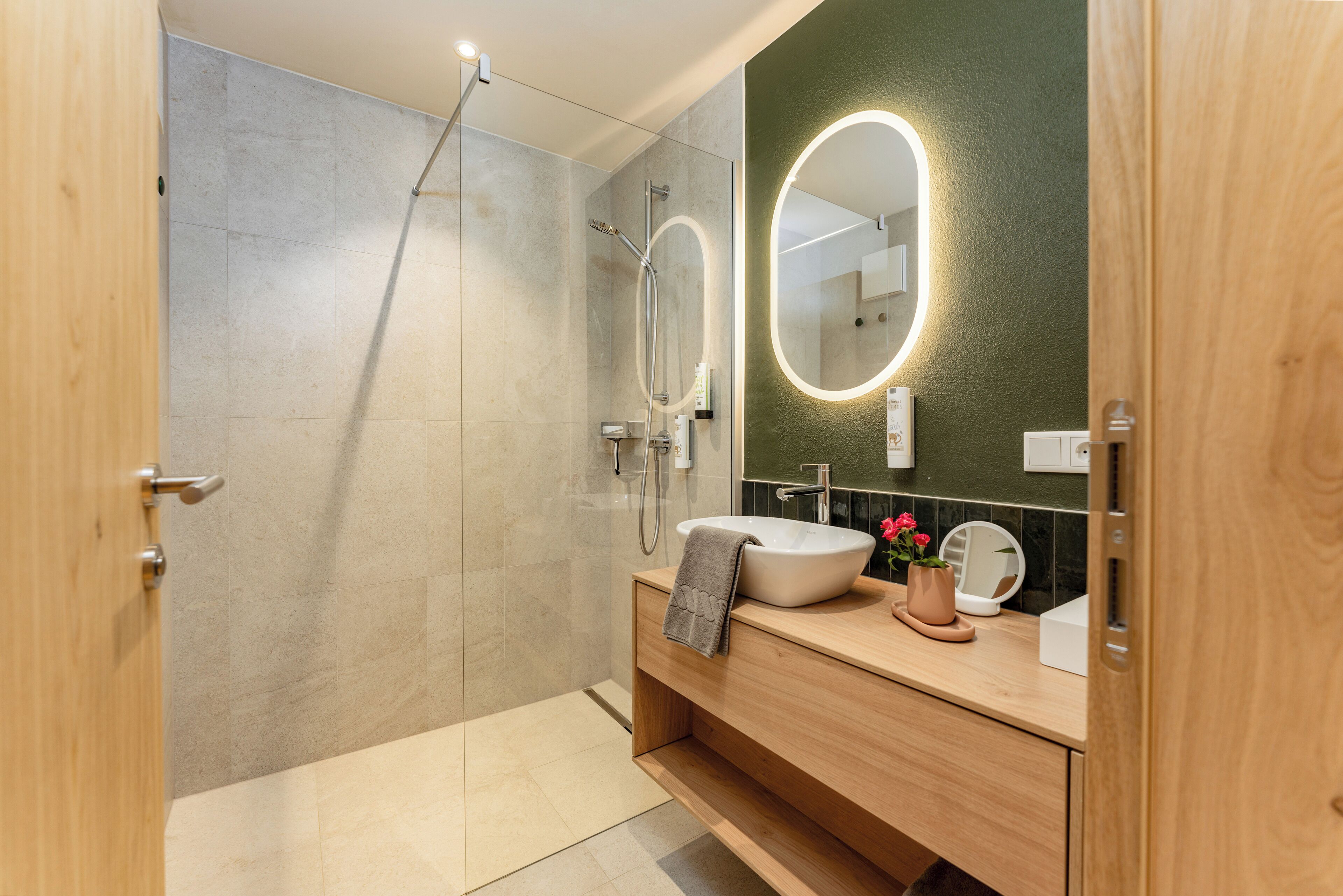 Ropa de cama de alta calidad y minibar 