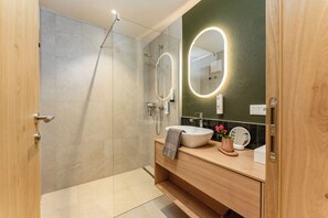 Double Room (Hygge) | Premium bedding, minibar, in-room safe, free cribs/infant beds - Hotel Felsenhof (Flachau)