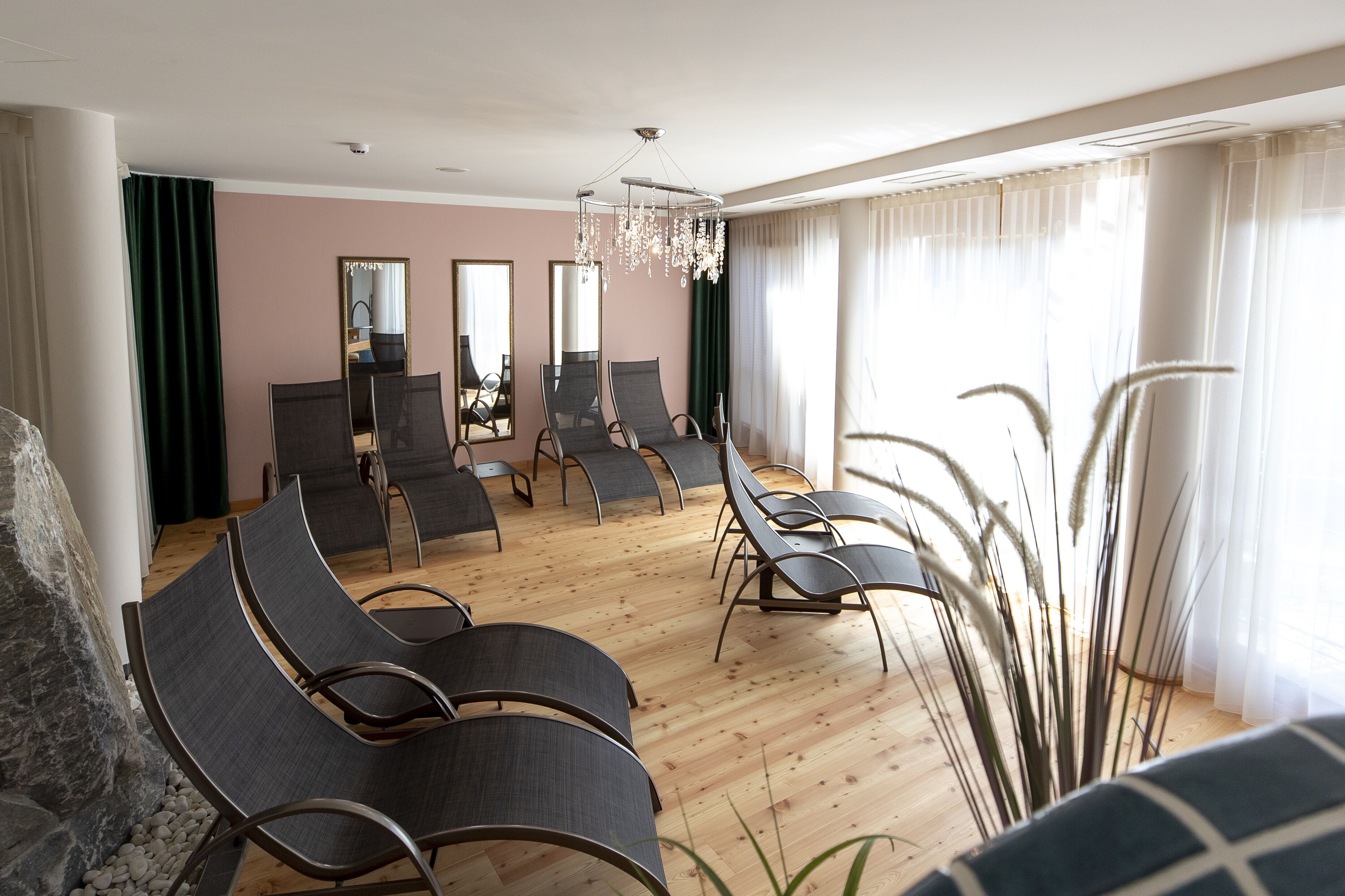 sauna, steam room, body treatments, hot stone massages