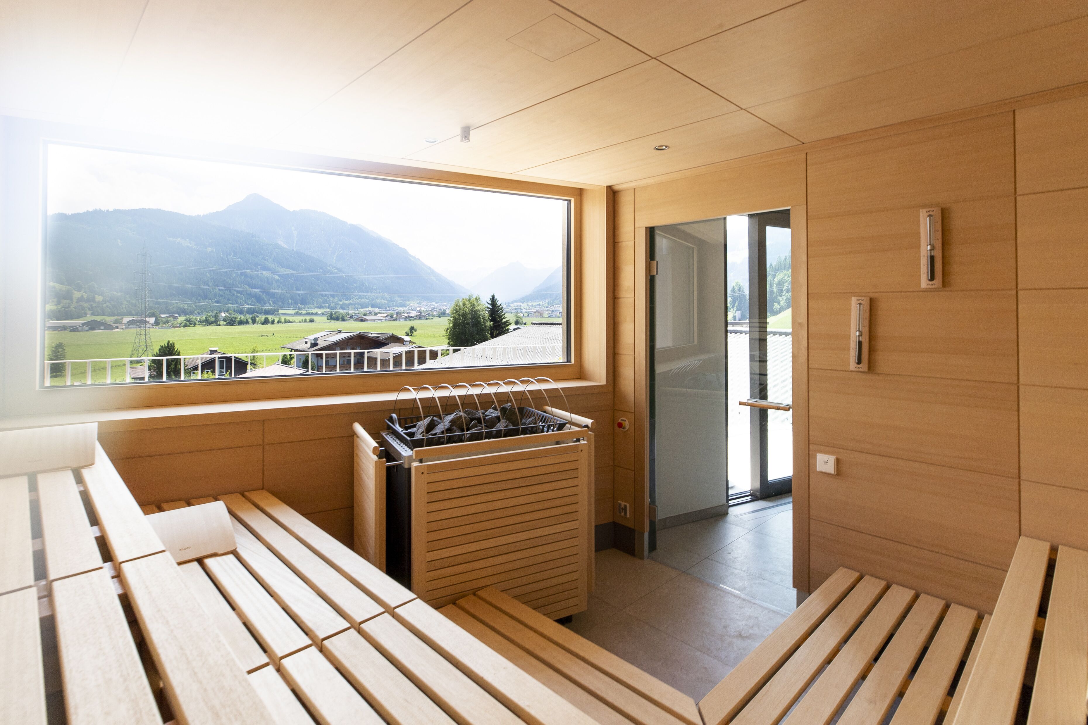 sauna, steam room, body treatments, hot stone massages