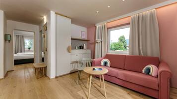 Family Apartment, Annex Building (Theresia I - Haus Theresia) | Premium bedding, minibar, in-room safe, free cribs/infant beds