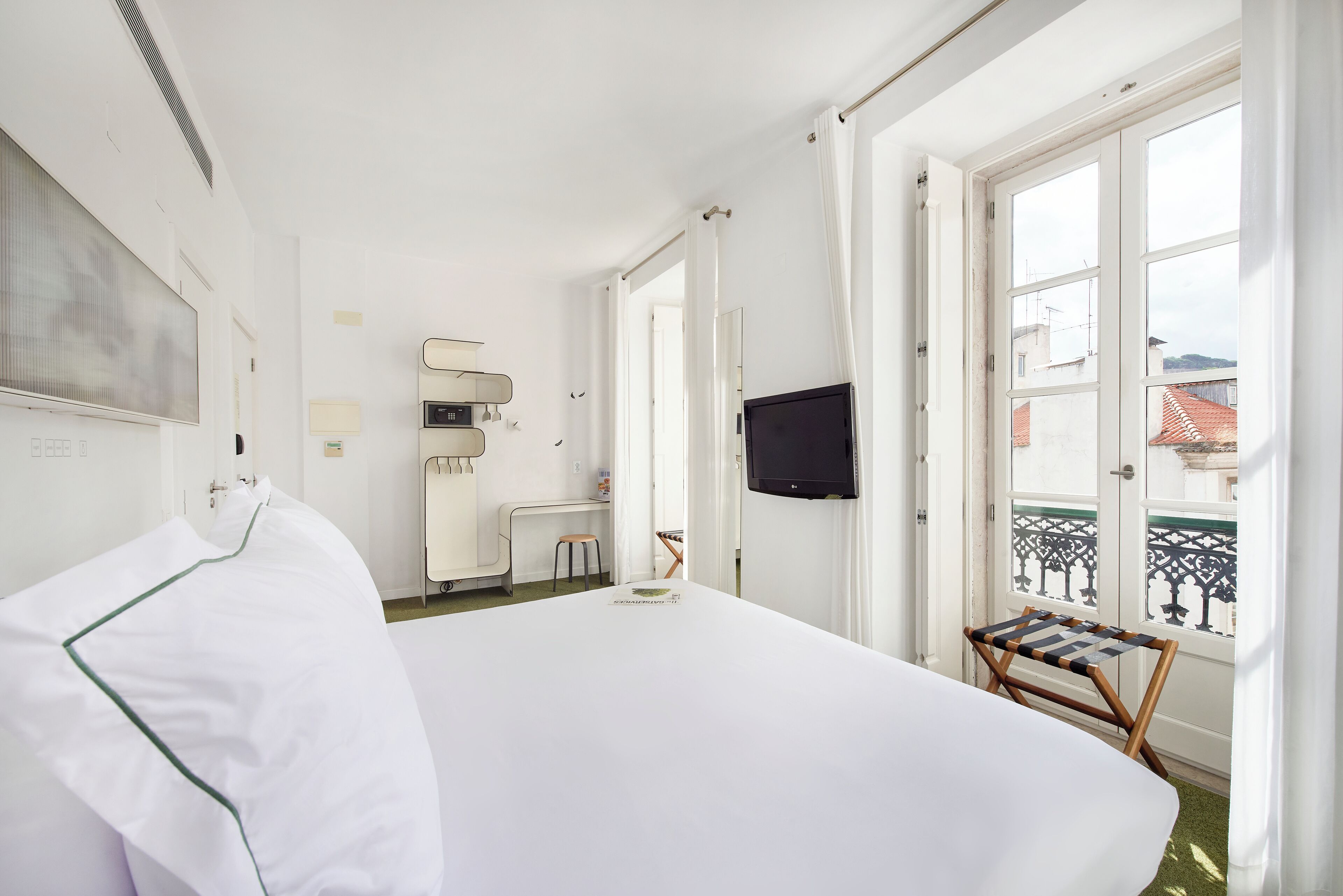 Deluxe Double Room | Premium bedding, down comforters, Select Comfort beds, in-room safe