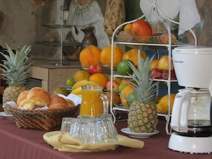 Free daily cooked-to-order breakfast