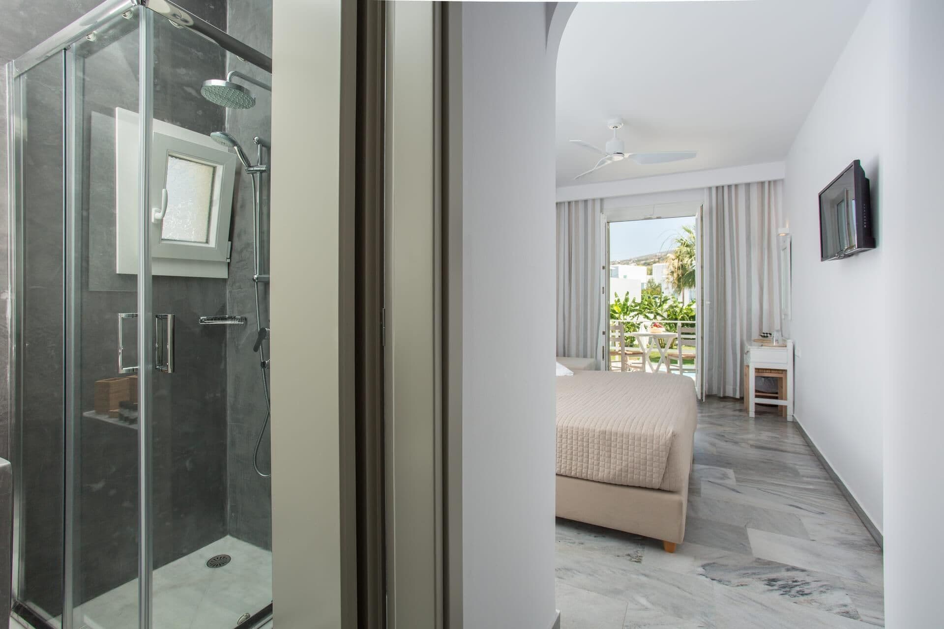 高級客房, 泳池景觀 | 客房內保險箱、隔音、熨斗/熨衣板、免費無線上網