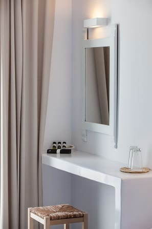 Superior Room, Pool View | 1 bedroom, in-room safe, soundproofing, iron/ironing board
