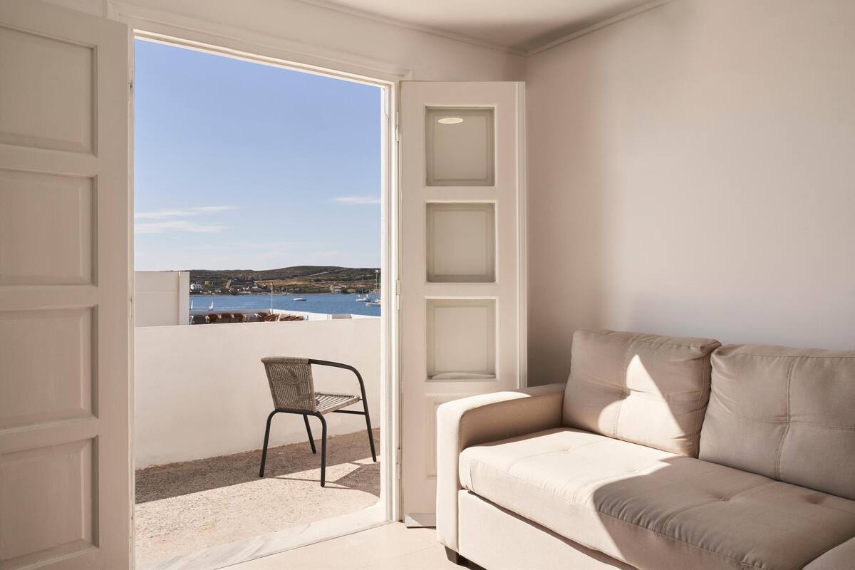 Double Room, Sea View | 1 bedroom, in-room safe, soundproofing, iron/ironing board