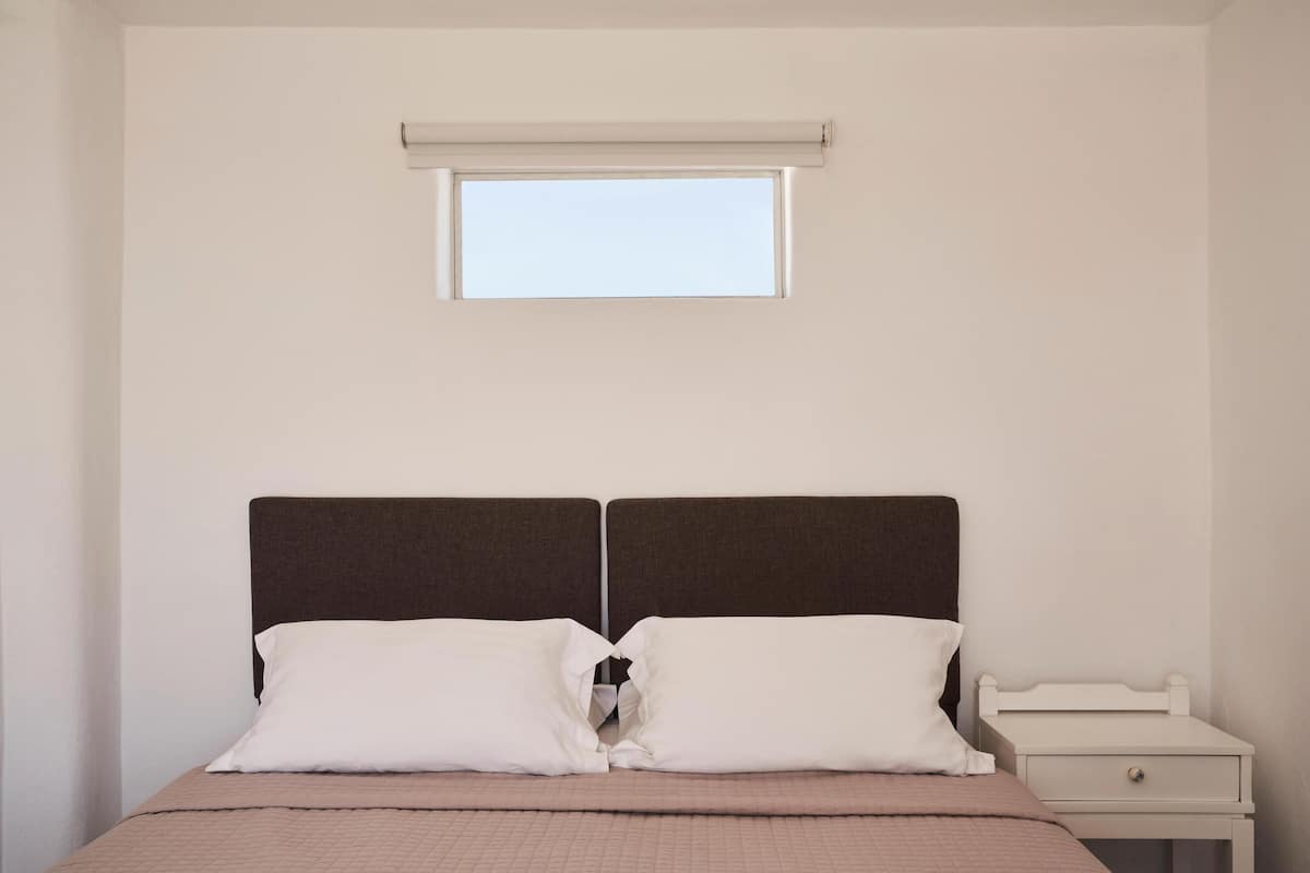 Double Room, Sea View | In-room safe, soundproofing, iron/ironing board, free WiFi