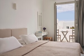 In-room safe, soundproofing, iron/ironing board, free WiFi - Polos Hotel (Paros)