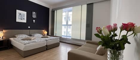 Double Room | Desk, free WiFi, bed sheets
