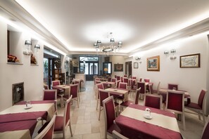 Desayuno continental incluido todos los días 
