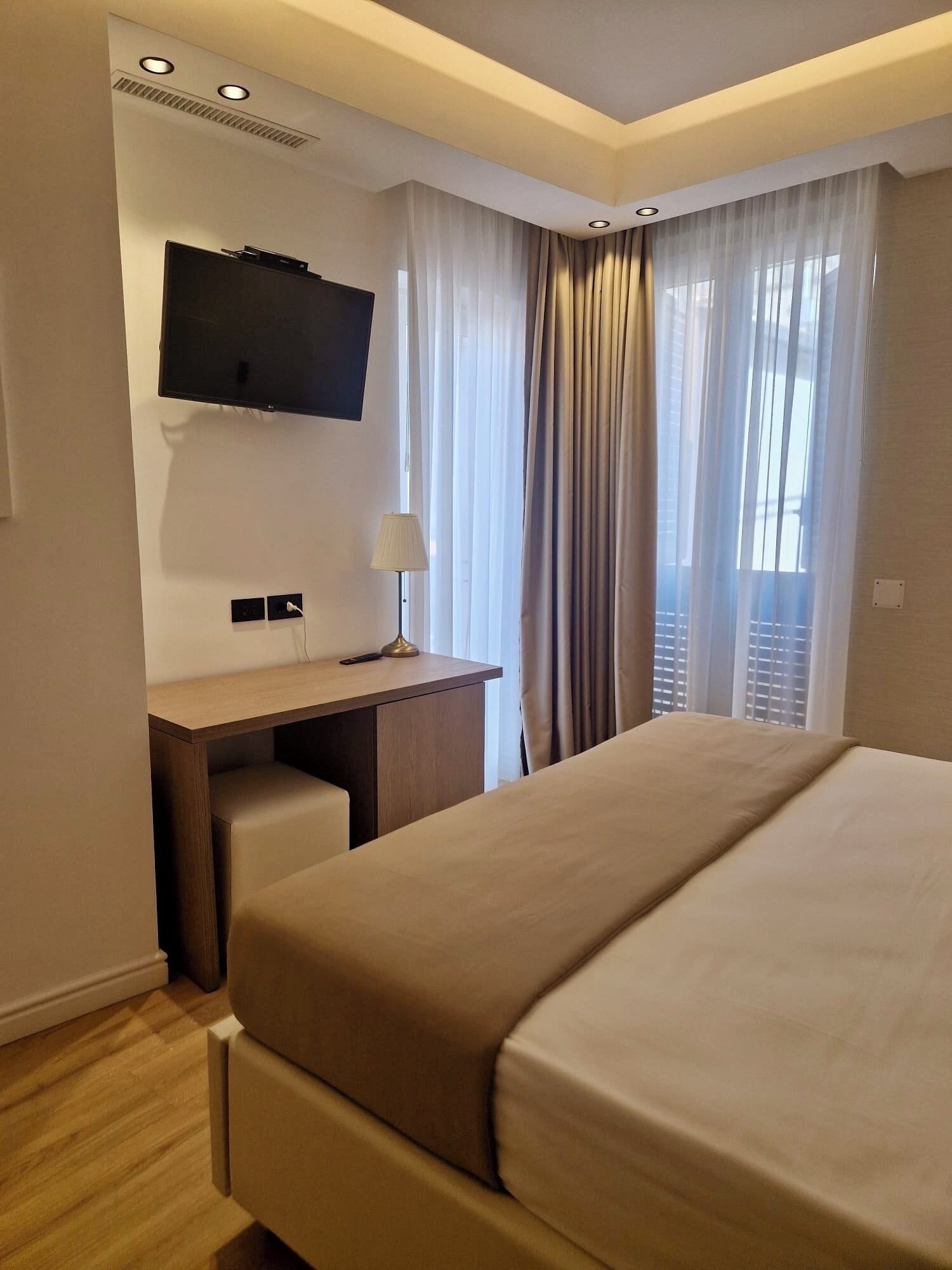 Superior Double Room | Desk, soundproofing, WiFi (free), bed sheets