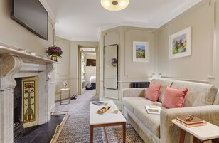 Waterloo Apartment | Desk, iron/ironing board, free WiFi, bed sheets
