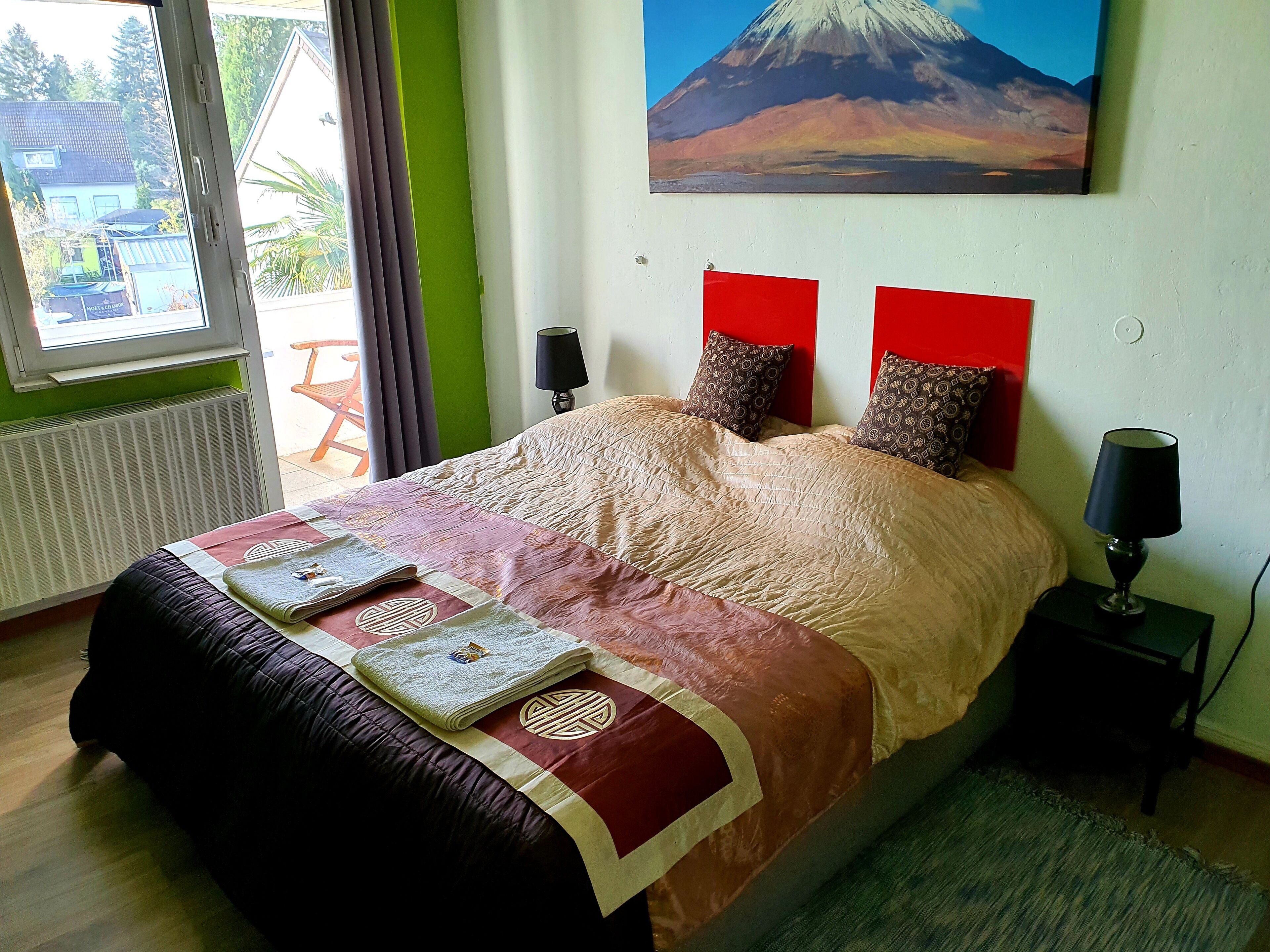 Economy Double Room with WC & washbasin, no shower | 羽绒被、特色装修、特色家居、遮光窗帘