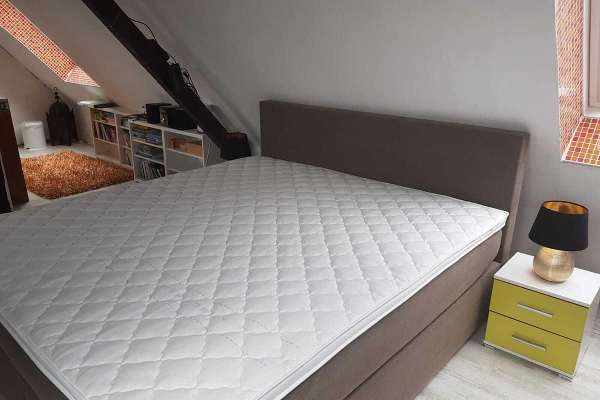 Classic Suite, 1 King Bed, Non Smoking, Executive Level | 1 bedroom, down comforters, individually decorated