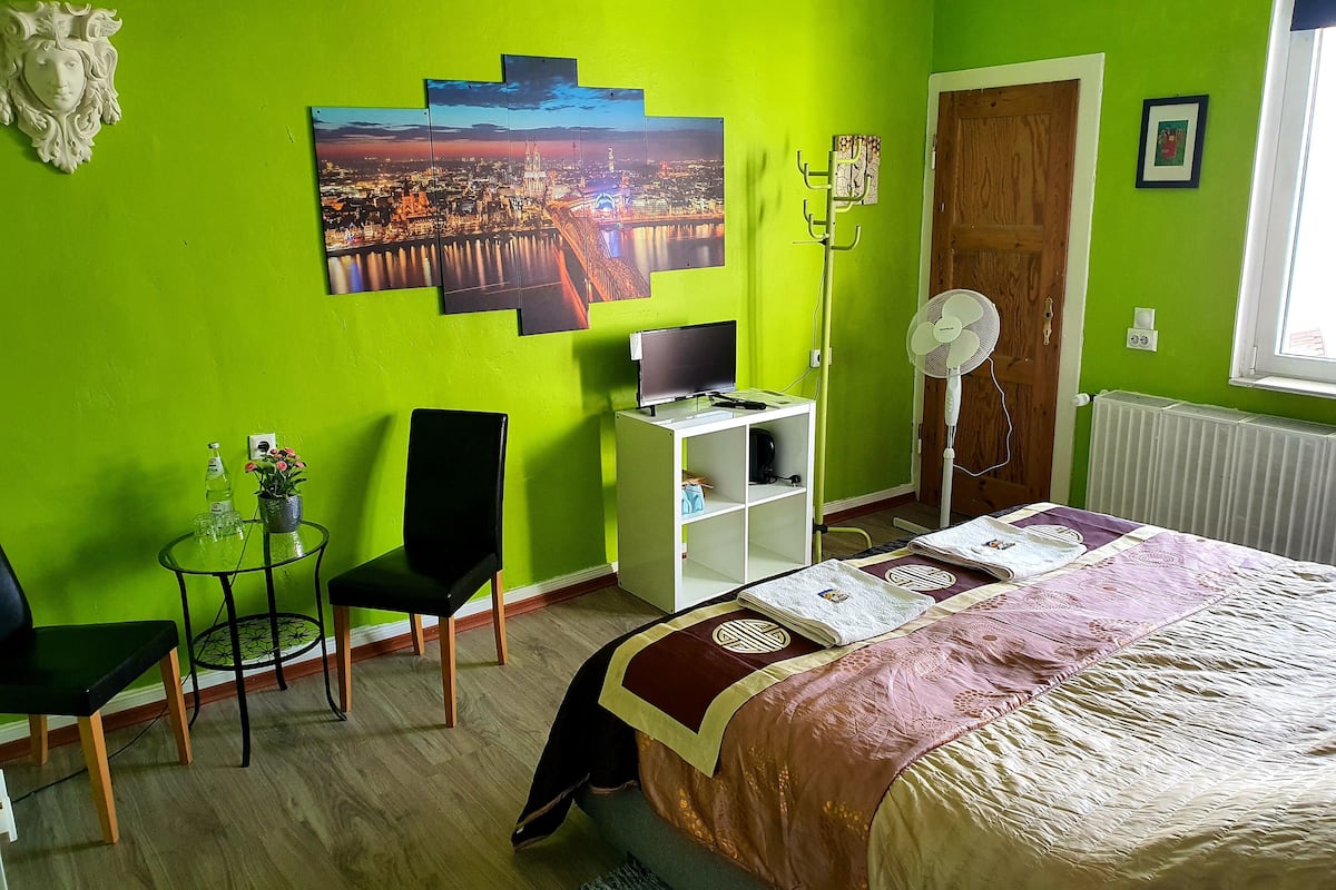 Deluxe Double Room, Non Smoking, Shared Bathroom | 1 bedroom, down comforters, individually decorated