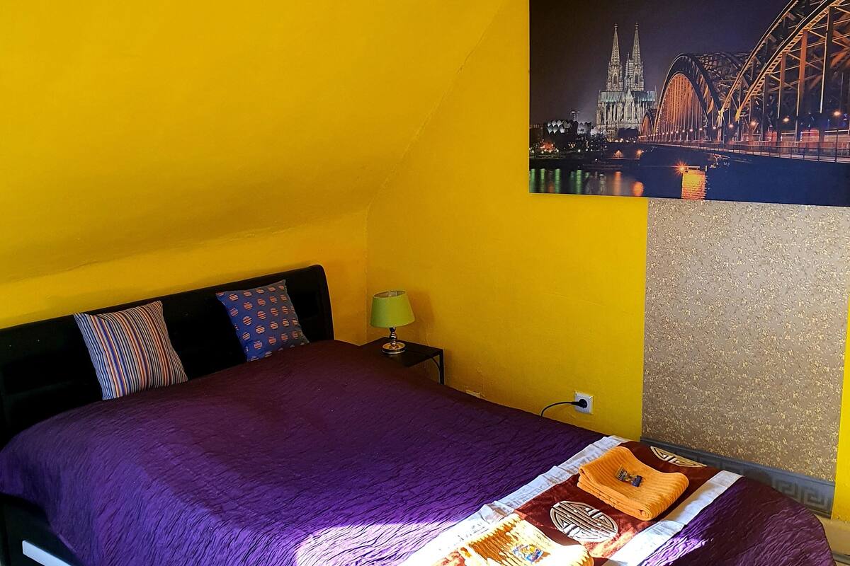 Economy Double Room with WC & washbasin, no shower | 羽绒被、遮光窗帘、熨斗/熨板、免费 WiFi
