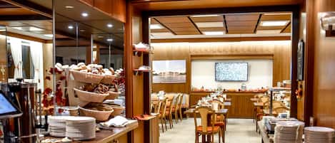 Daily buffet breakfast (EUR 15 per person)