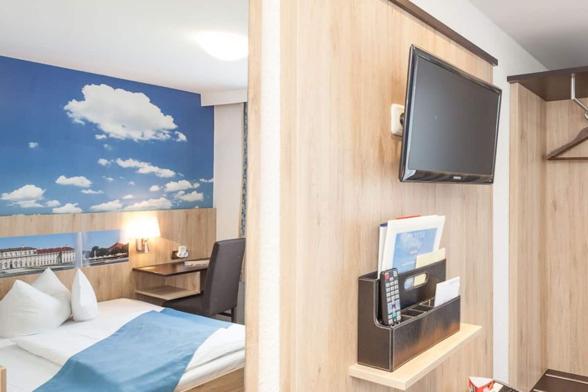 Enkeltrom – standard | Allergitestet sengetøy, minibar, safe på rommet og skrivebord