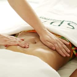 Soins corporels, soins d'aromathérapie, massages aux pierres chaudes