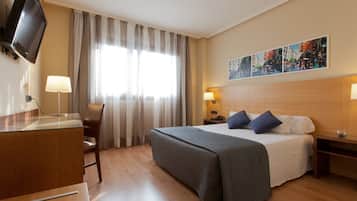 Down comforters, minibar, in-room safe, desk