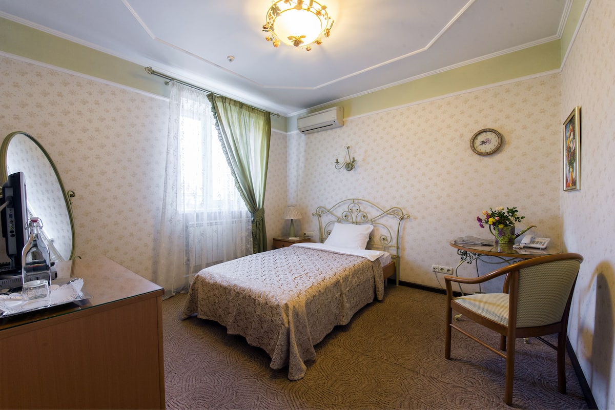 Classic Single Room | Television