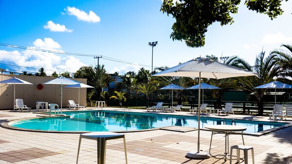 Outdoor pool - Bahia Plaza Hotel - Praia de Busca Vida - 8Km Aeroporto Salvador (Camaçari)